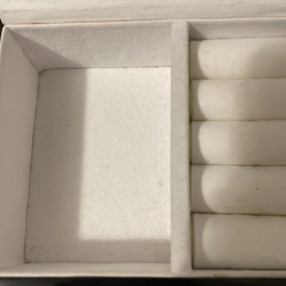 James Michael Carbon Fiber Jewelry Box - Picture 5 of 9